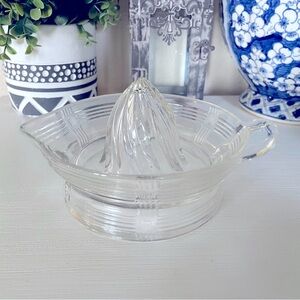 Vintage Clear Glass Citrus Juicer Orange Lemon Lime Juice Reamer Ribbed Art Deco